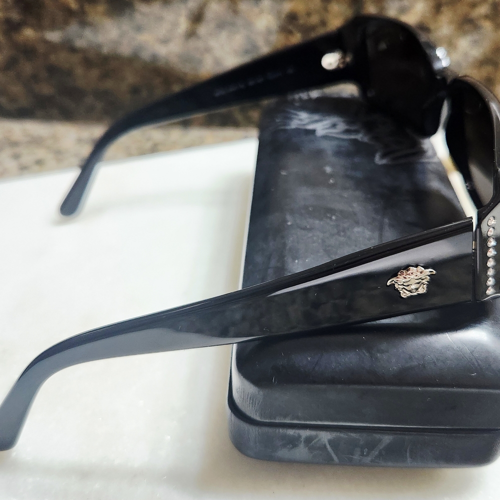 Versace Glossy Black Eyewear - Picture 12 of 16